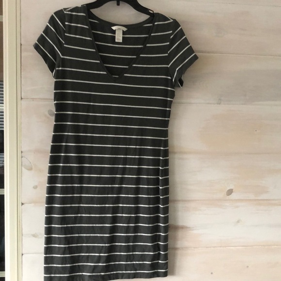 H&M‎ Basic T-Shirt Dress - Picture 1 of 4
